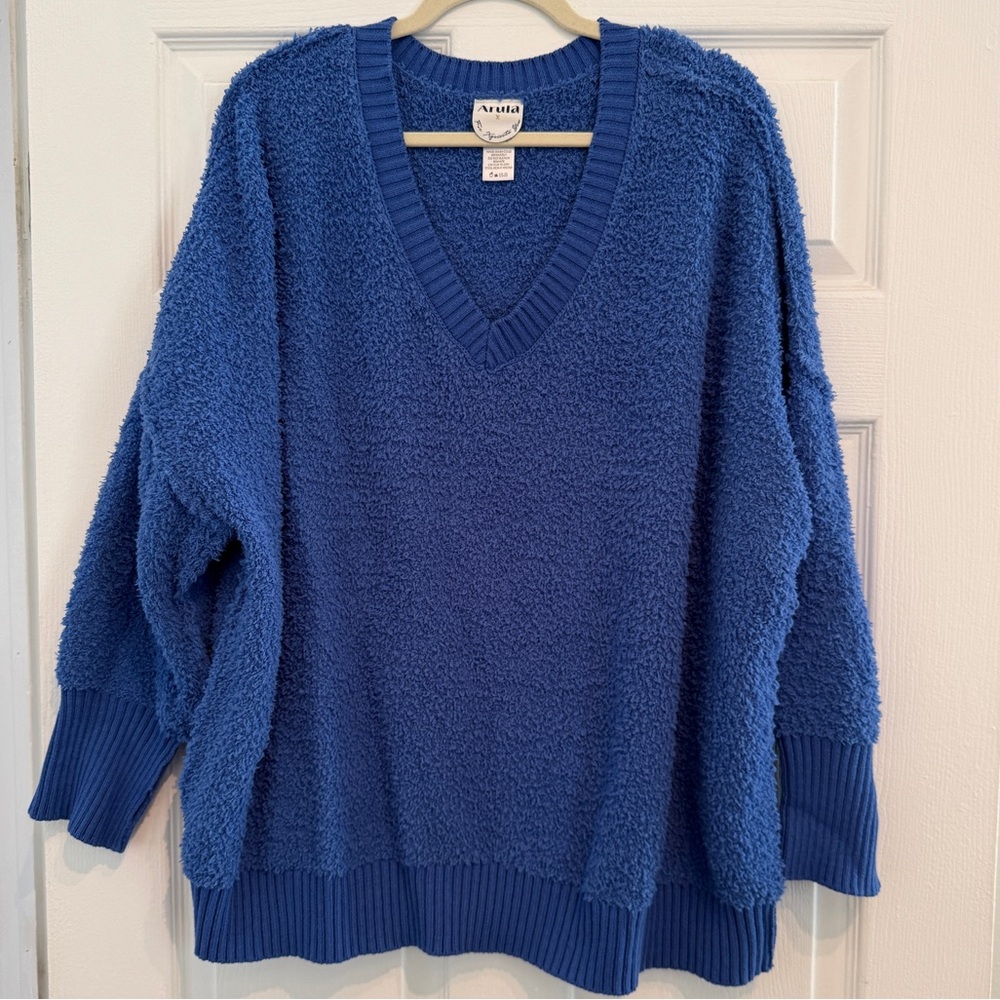 Arula teddy bear v neck sweater